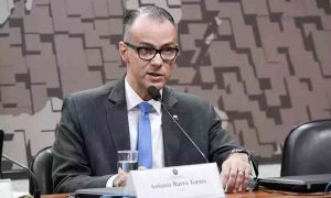 Presidente da Anvisa também apresenta resultado positivo para novo coronavírus