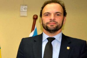 Investigações do caso Adélio nunca foram criticadas pelo presidente, segundo delegado Cairo Duarte