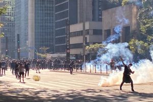 Vídeo: PM-SP irá investigar participações em manifestos tumultuados na avenida Paulista