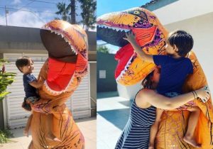Médico se veste de dinossauro para poder abraçar filho: linha de frente