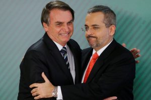 Senadores pedem cargo de Abraham Weintraub para Bolsonaro
