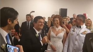 Moro diz que aceitou ser padrinho de Carla Zambelli por “constrangimento”