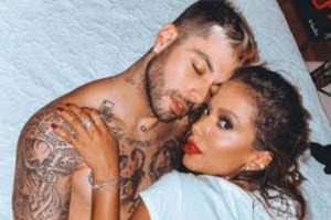 Gui Araújo nega crise em namoro e explica saída de casa de Anitta