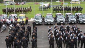 Ibaneis e Bolsonaro garantem aumento salarial das forças policiais do DF
