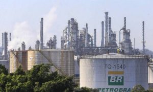 Petrobras aumenta 5% a gasolina em refinarias