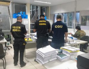 Operação da PF mira governador do Piauí e esposa por fraude em licitações