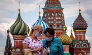 Russia quer fazer vacinação em massa em outubro