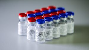 Vacina russa deve ser testada em 10 mil brasileiros daqui a 45 dias, diz TecPar