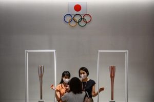 Olimpíadas devem acontecer “por todos os meios”, afirma governadora de Tóquio