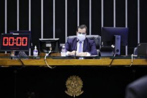 Maia deve sair do DEM após deixar a presidência da Câmara