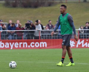 Acusado de agredir ex-namorada, Boateng será julgado em tribunal de Munique
