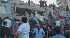 Forte terremoto abala Turquia e Grécia e provoca mortes