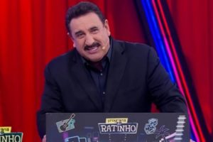 Ratinho diz que está com covid-19: “Inimigos, não façam festa, porque eu estou bem”