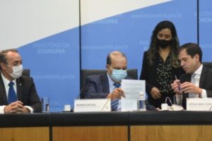 Boa notícia: Ibaneis assina regularização das glebas 2 e 4 de Vicente Pires