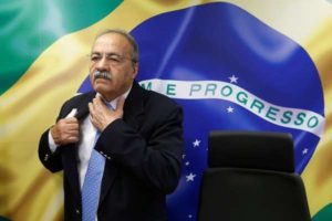 PF investiga se pedra em cofre de Chico Rodrigues é de ouro