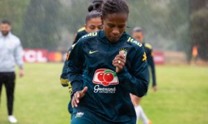 Seleção feminina inicia treinos na Europa