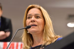 Lêda Borges: Mentira tem perna curta
