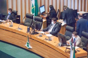 CLDF aprova reajuste de 30% para Trabalho em Período Definido a servidores da Saúde