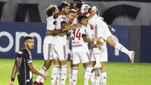 Flamengo vira e chega a 16 jogos sem perder para o Vasco