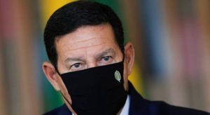 Mourão diz que é lógico que o Brasil vai comprar vacina chinesa