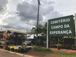 Finados: cemitérios recomemdam homengens feitas em casa