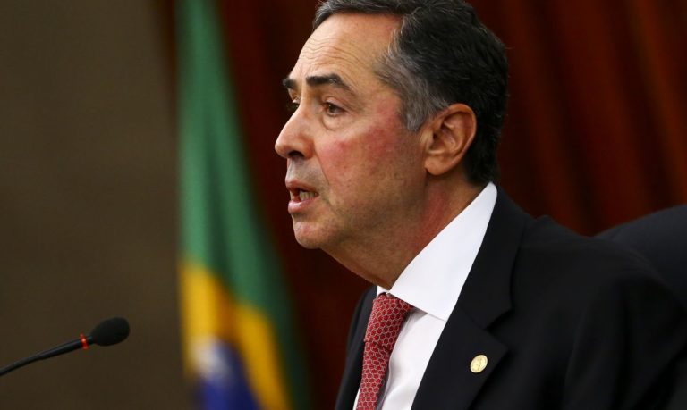 Ministro Luís Roberto Barroso anuncia aposentadoria do STF