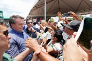 Em evento em Goiás, Bolsonaro ignora perguntas sobre apagão no Amapá