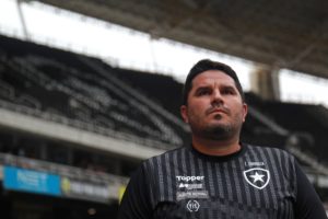 Botafogo informa que Ramón Díaz deixa o clube, e Eduardo Barroca é o novo treinador
