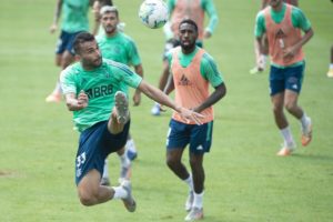 Thiago Maia tem lesão grave, e Flamengo avalia próximos passos do tratamento