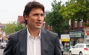 Covid-19: “O que fizermos nos próximos dias e semanas vai ser determinante para definir o que faremos no Natal”, diz Trudeau