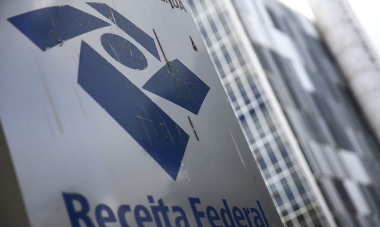 Contribuinte que perdeu o prazo do IR 2025 deve regularizar situação o quanto antes