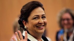 Sem sentir gosto, Kátia Abreu, recebe alta