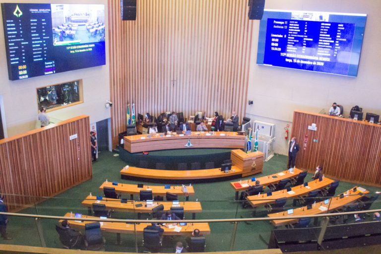 CLDF amplia direitos e reforça inclusão no DF