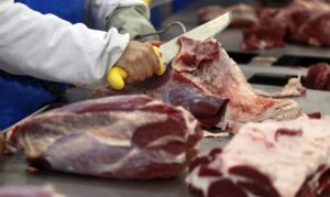 Alta do dólar afeta preço de carne e mais produtos nacionais
