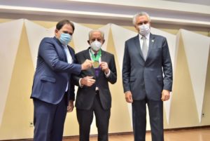 “Pedro Ludovico transferiu a capital, mas quem construiu Goiânia foi Iris”, diz Caiado durante homenagens ao prefeito