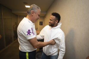 Tite elogia maturidade de Neymar e revela votos ao prêmio de melhor do mundo da Fifa