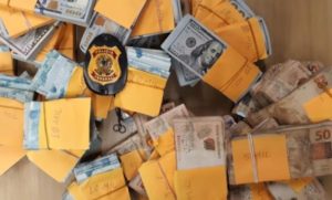 PF apreende R$ 5,4 milhões em “casa-cofre” de comparsa de André do Rap