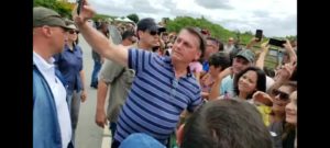 VÍDEO: Bolsonaro diz que está imunizado “sem efeito colateral”