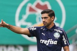 Palmeiras em Crise: Abel Ferreira busca proteger jogadores após série de derrotas