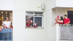 Natal na varanda vira opção no RJ