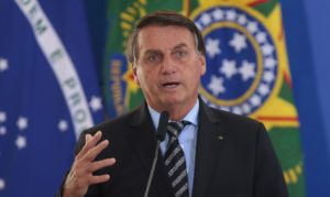 Nova alta do petróleo reforça mudança na Petrobras, diz Bolsonaro
