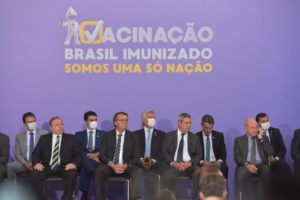 “Goiás já está pronto para redistribuir a vacina aos municípios”, assegura Caiado