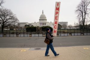 Democratas encaminham pedido de impeachment de Trump