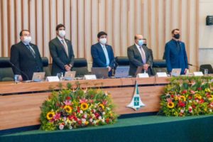 Posse na CLDF teve presença de Ibaneis Rocha