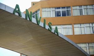 Governo diz não à sugestão da Anvisa sobre ‘passaporte da vacina’ e impõe quarentena a turistas de fora