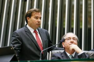 Eduardo Cunha rebate Rodrigo Maia sobre livro