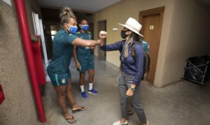 Marta se apresenta para período de treinos da seleção feminina
