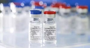 Jornalista alemão afirma que pegou Covid-19 após receber doses da Sputnik V