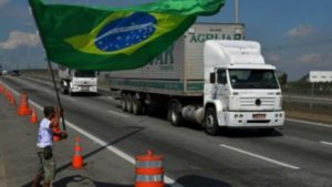 Caminhoneiros paralisam dia 1° de fevereiro