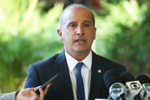 Novo Bolsa Família só aguarda sinal verde de Bolsobaro, segundo Lorenzoni